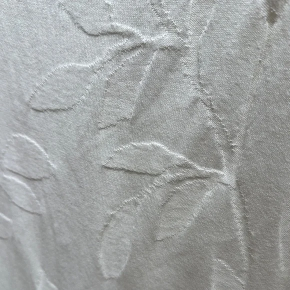 Zara Off-White Floral Knit Fabric Short Sleeved Button up Shirt - Picture 3 of 8